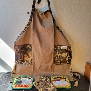 Team Realtree Camouflage Cotton Bib Apron Adjustable Neck Strap Pockets Unisex